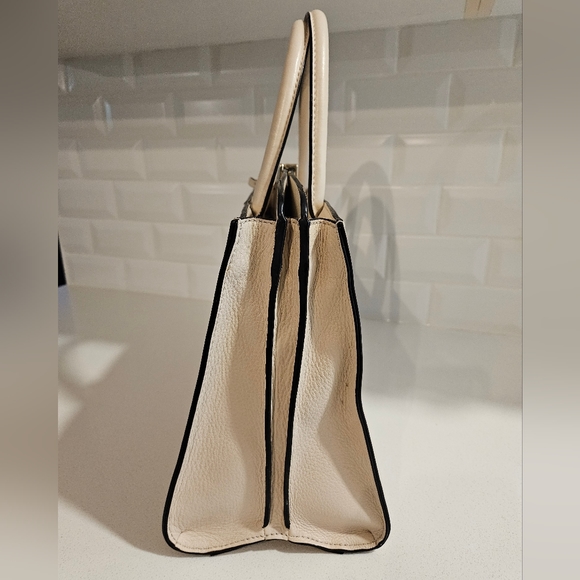 Kate Spade Purse/Hand Bag - Picture 4 of 5